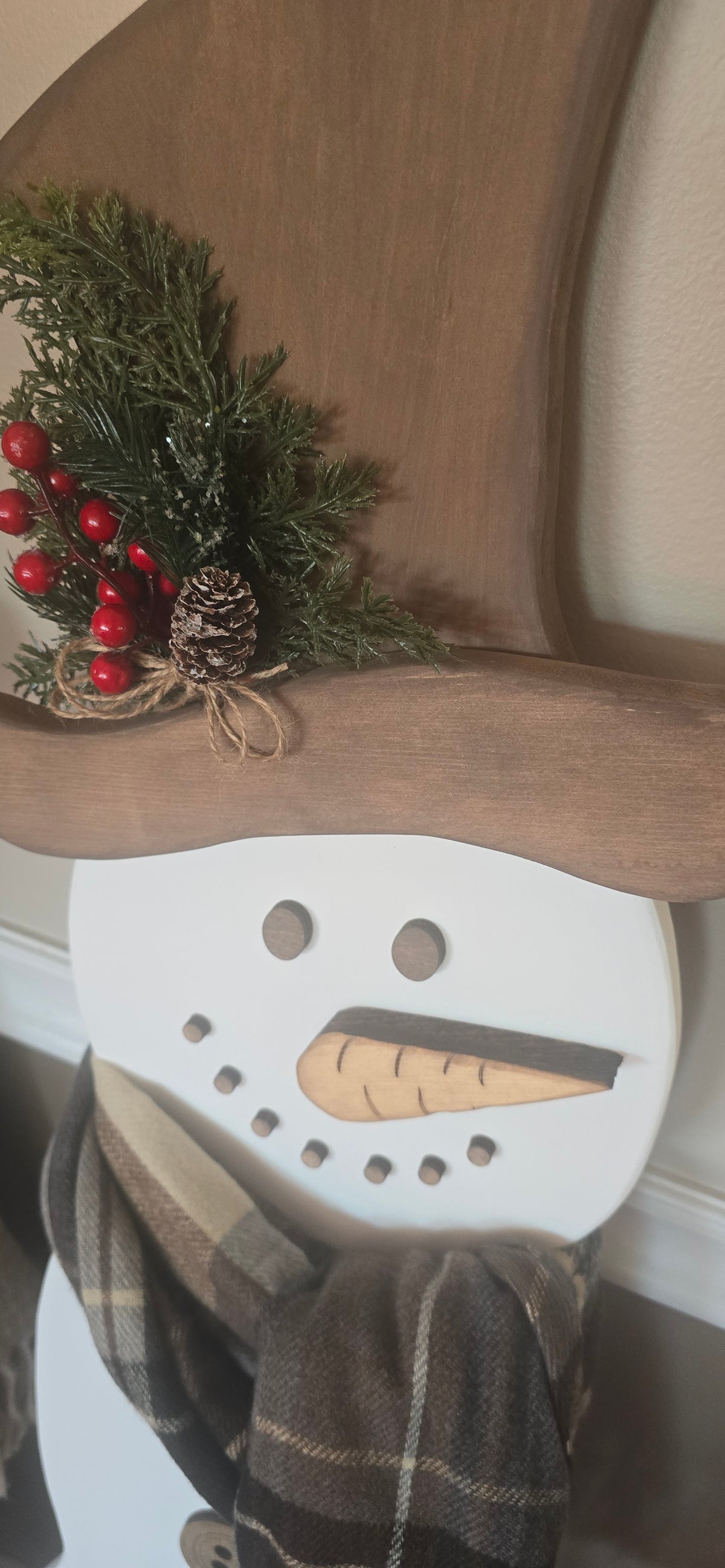 Elegant Wooden Snowman Couple