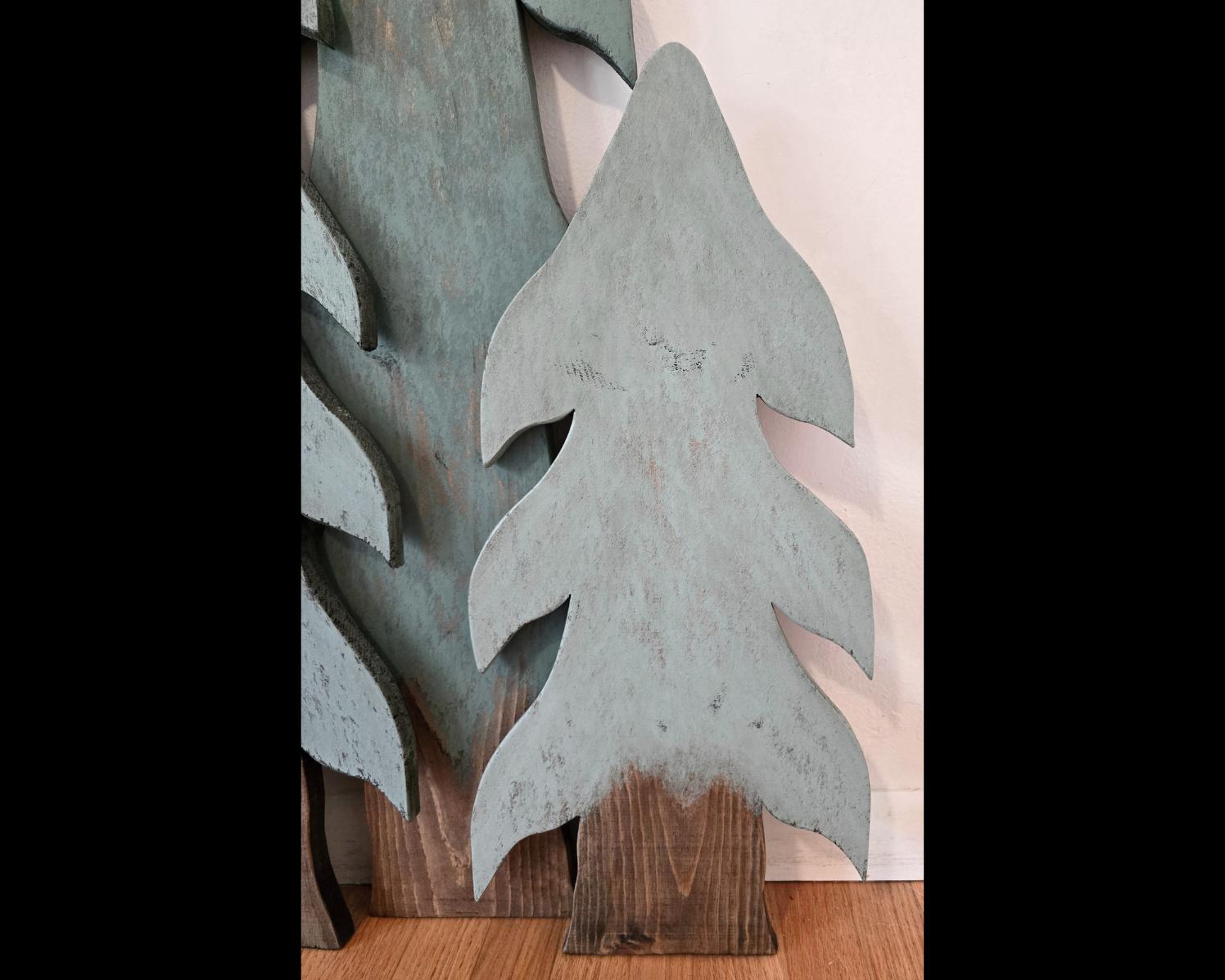 Rustic Wooden Christmas Trees with Vintage Charm!